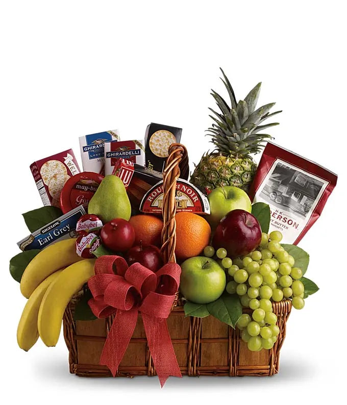 Regalo Basket ng Prutas at Meryenda