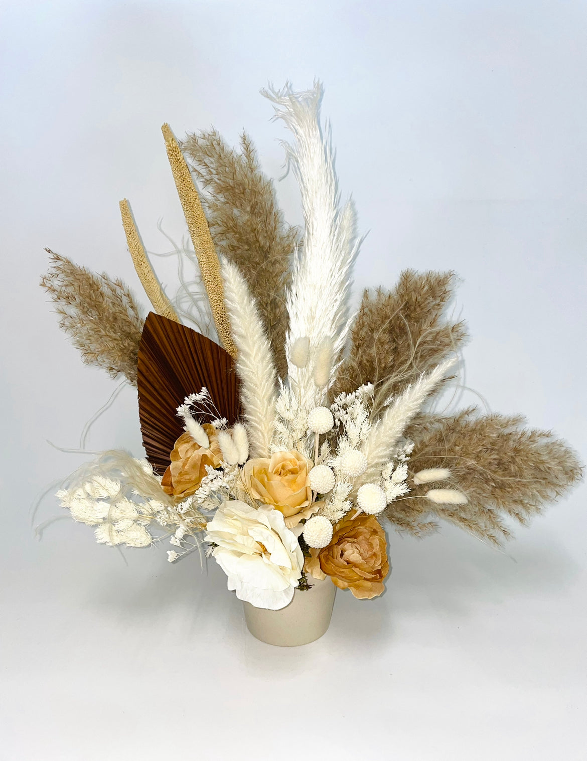 Neutral Dried Arrangement