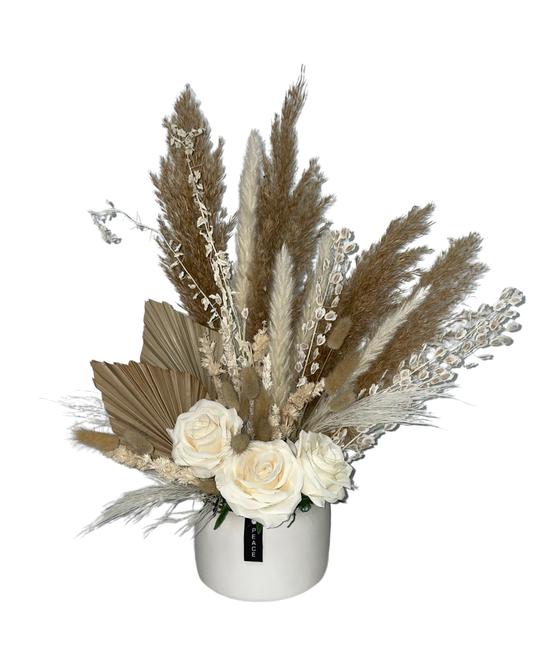 Neutral Dried Flower Arrangement