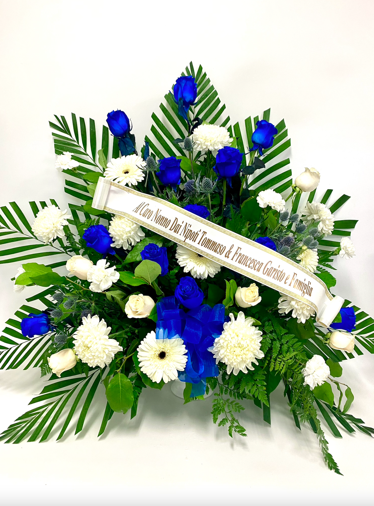 Homenaje fúnebre azul y blanco